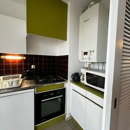 Apartment T2 Lumineux, Parking Face Et Proche Centre