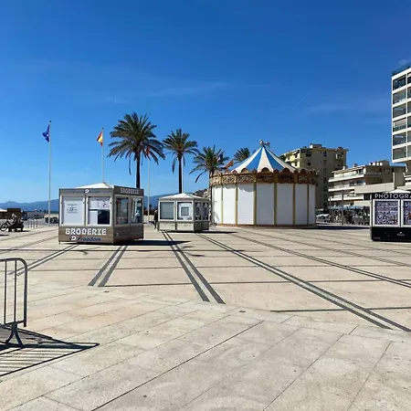 T2 Lumineux, Parking Face Et Proche Centre *